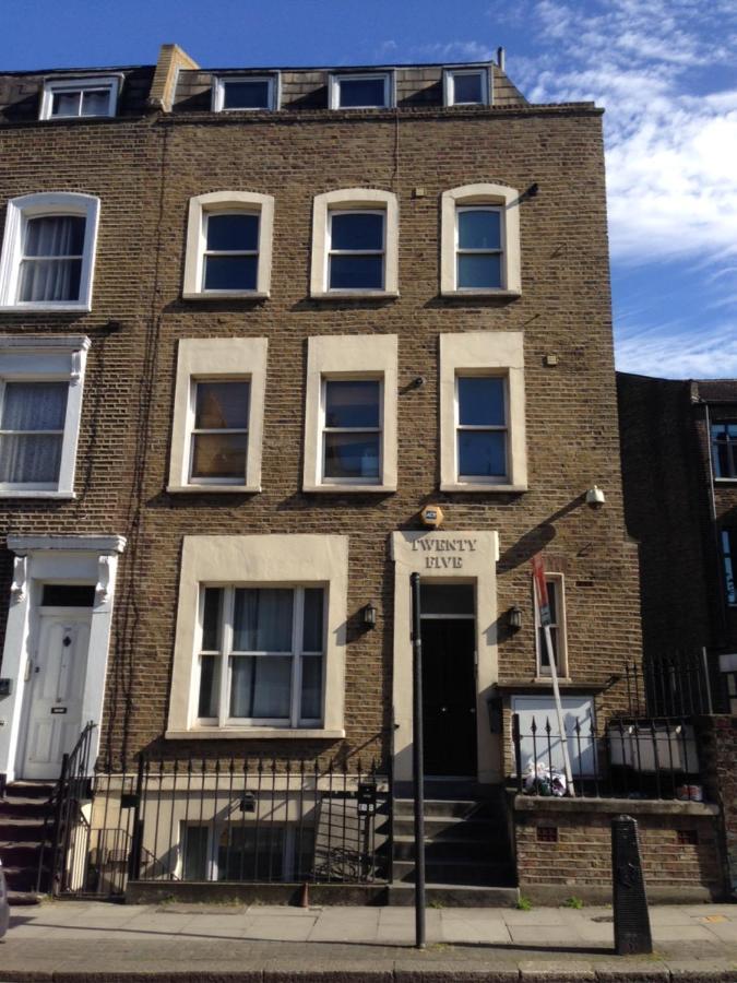 Studio Apartment - Entire Lower Ground Floor - Only 7 Mins Walk Kings Cross St Pancras Station Londra Exterior foto